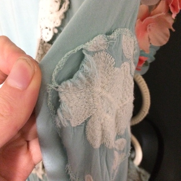 Beautiful long sleeve dress - Picture 4 of 4